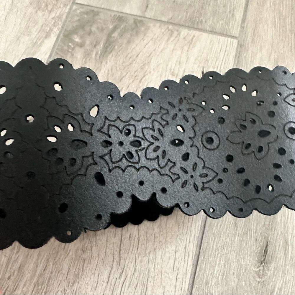 Genuine leather crafted belt - Picture 4 of 5